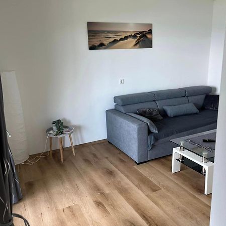 Gastehaus Dollenz Apartment Tiebitsch Bagian luar foto