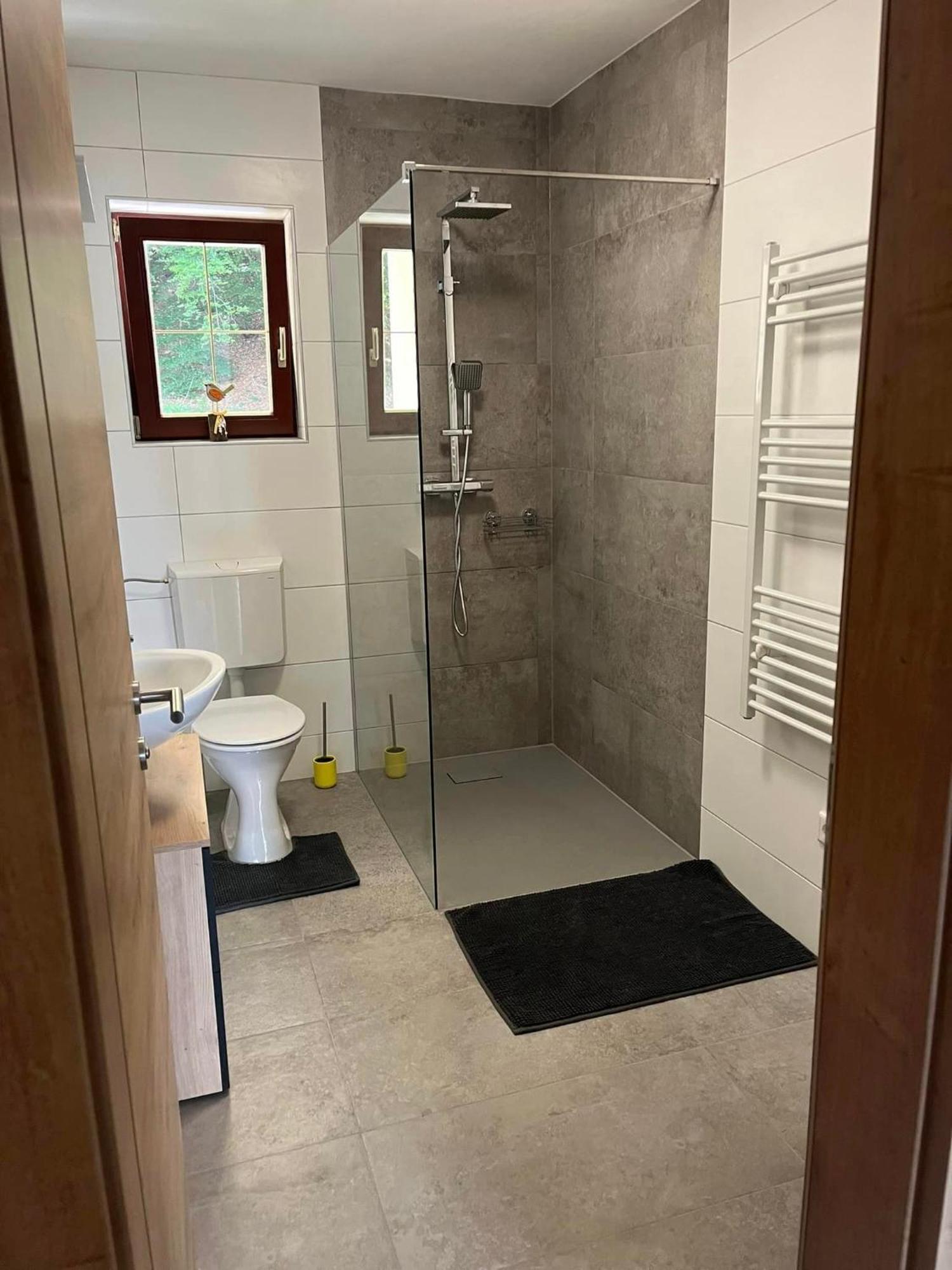 Gastehaus Dollenz Apartment Tiebitsch Bagian luar foto